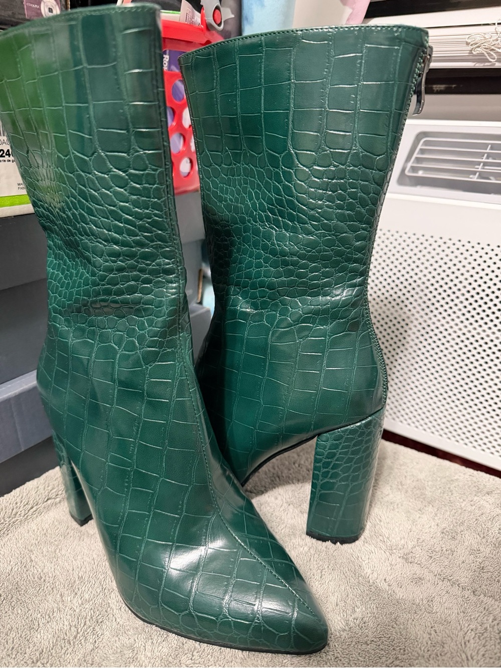 Women’s Green Croc-Embossed Faux Leather Pointed Toe Ankle Boots - Picture 4 of 6